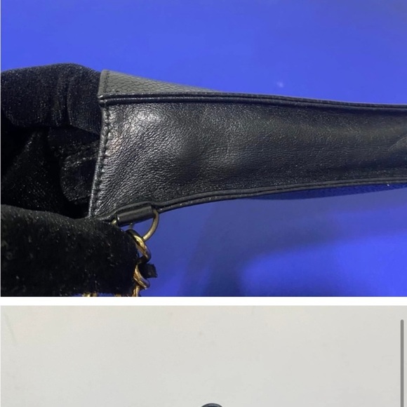 CHANEL 1995 Stitch Case Caviar PM Pochette - Picture 8 of 14